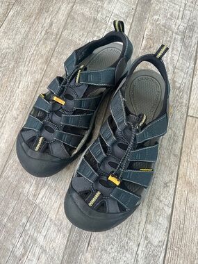 KEEN Mens Sandals
